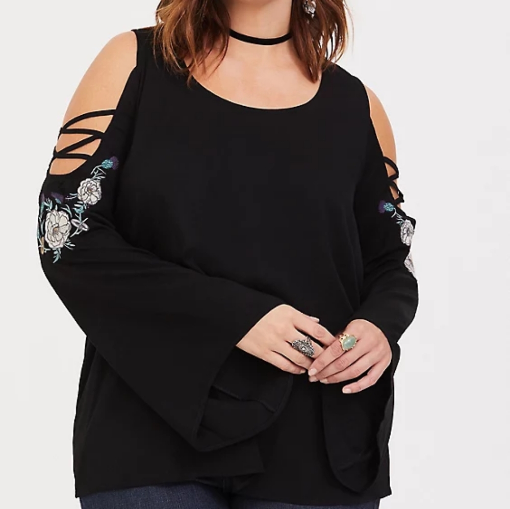 Torrid Outlander Filigree Cold Shoulder Top NWT